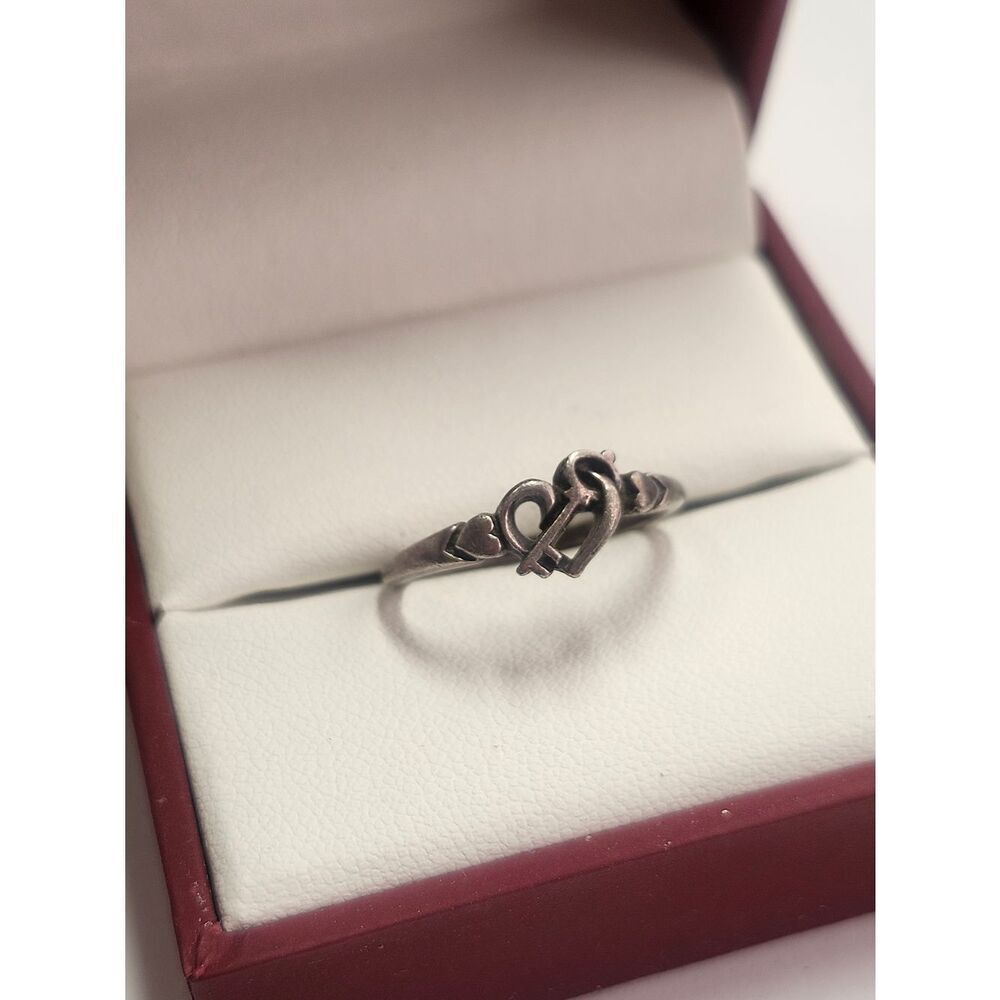 Sterling Silver Heart & Key Ring Size 7.5